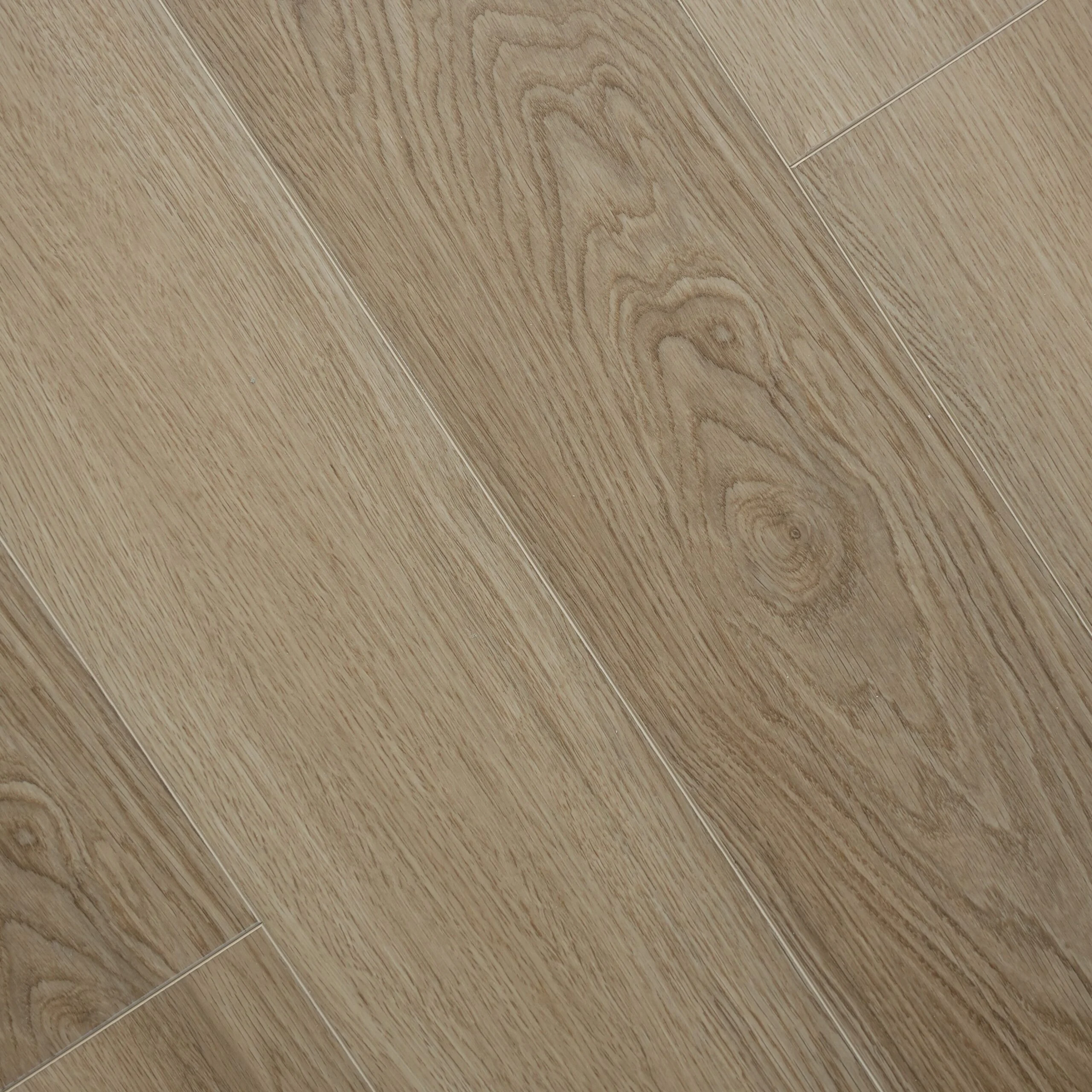Luxury vinyl flooring Aquila/SG-807 in light wood grain finish, 8mm thickness, showcasing detailed texture and natural appearance.